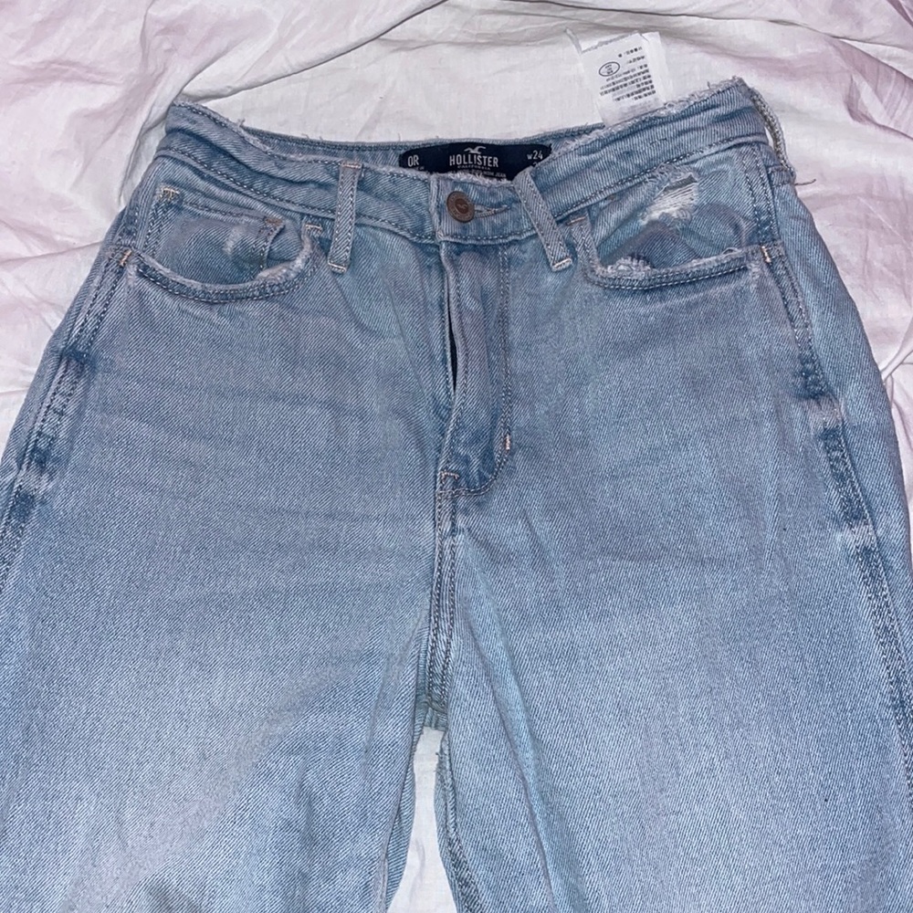 RIPPED HOLLISTER JEANS